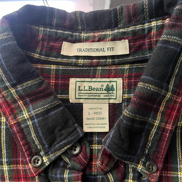 Men’s LL Bean Traditional Fit Flannel Shirt (large) - Picture 7 of 7